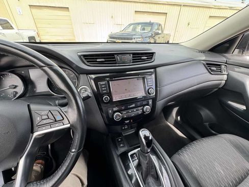 Used 2019 Nissan Rogue SV w/ Sun & Sound Touring Package AWD/4WD image 26