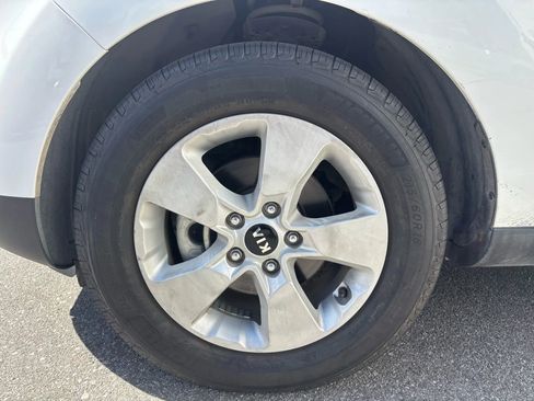 Used 2019 Kia Soul image 24