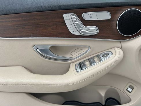 Used 2019 Mercedes-Benz C 300 C 300 image 9