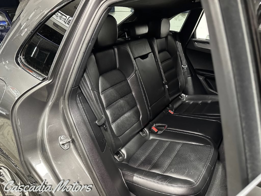 Used 2016 Porsche Macan Turbo AWD/4WD image 13
