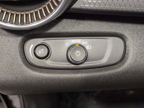 Used 2026 Chevrolet Trax ACTIV w/ Sunroof Package FWD image 10