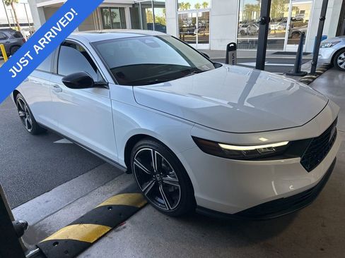 Used 2025 Honda Accord Sport image 2