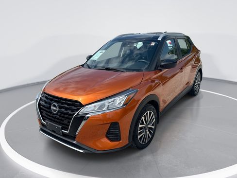 Used 2023 Nissan Kicks SV FWD image 2