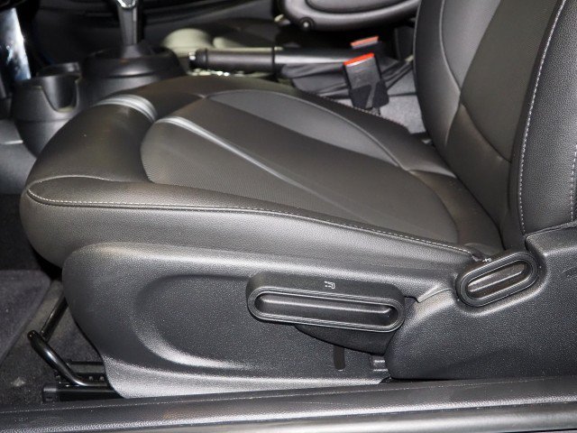 Used 2024 MINI Cooper 2-Door Hardtop FWD image 50