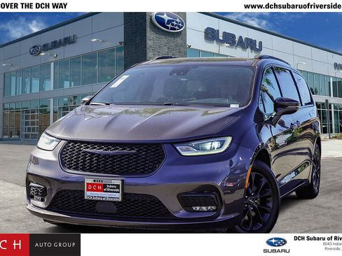 Used 2021 Chrysler Pacifica Touring w/ S Appearance Package image 1