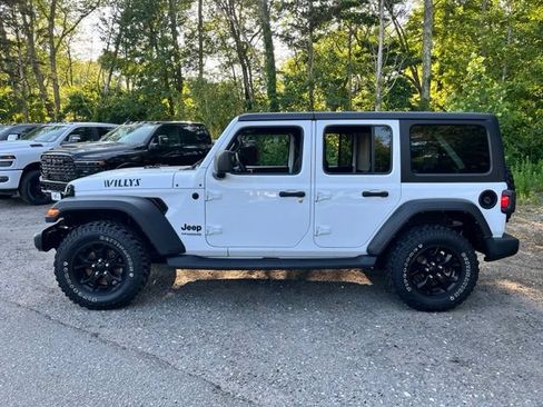 Used 2022 Jeep Wrangler Unlimited Sport AWD/4WD image 12