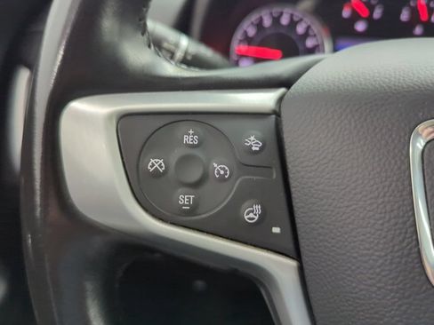 Used 2022 GMC Terrain SLT w/ Tech Package FWD image 15
