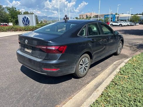 Used 2021 Volkswagen Jetta SE FWD image 4