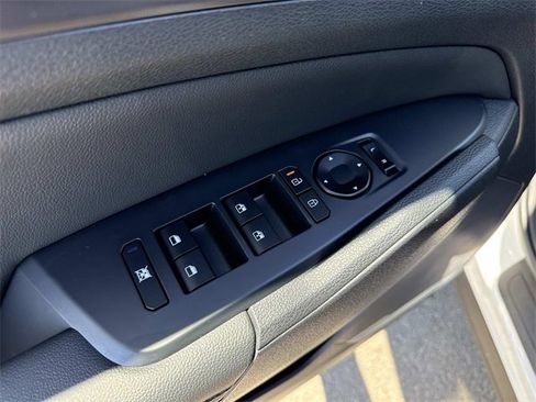 New 2026 Kia Sportage EX image 11