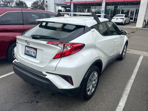 Used 2019 Toyota C-HR LE FWD image 4