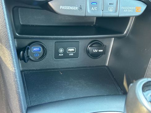 Used 2019 Hyundai Kona SEL w/ SEL Tech Package 02 image 32