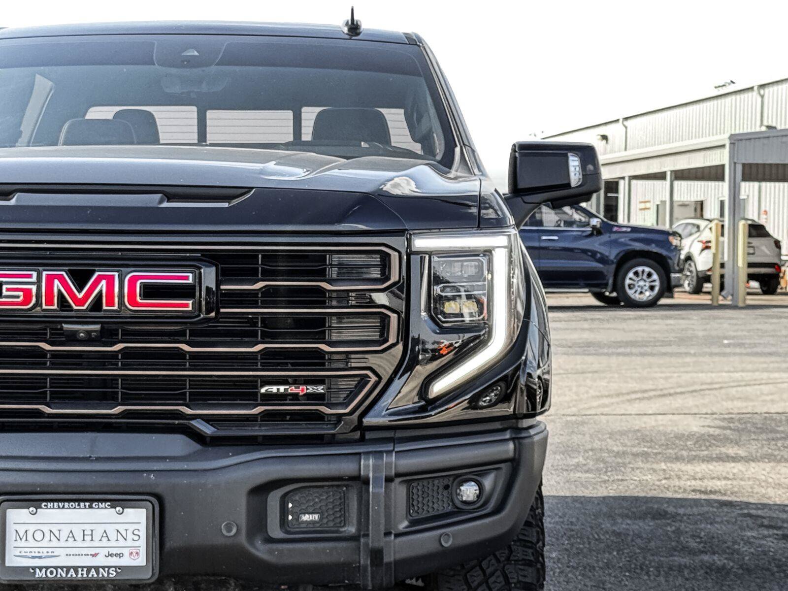 Used 2024 GMC Sierra 1500 AT4X w/ AT4X AEV Edition AWD/4WD image 5