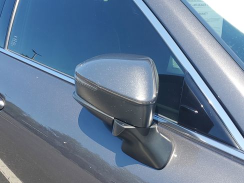 Used 2024 Toyota Crown XLE AWD/4WD image 5