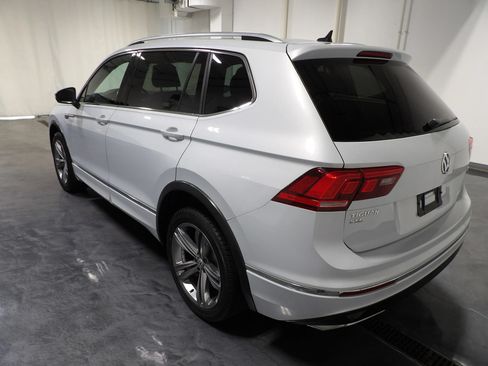 Used 2019 Volkswagen Tiguan SEL R-Line AWD/4WD image 5