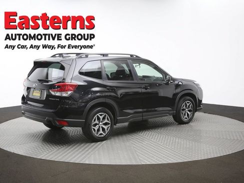 Used 2022 Subaru Forester Premium AWD/4WD image 45