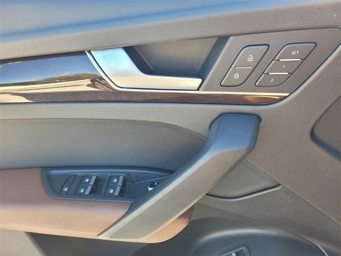 Used 2018 Audi Q5 2.0T Premium Plus w/ Premium Plus Package image 23