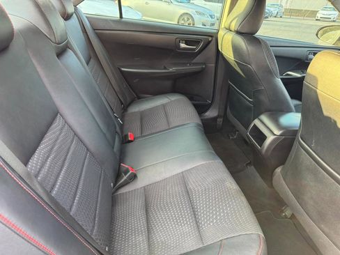Used 2015 Toyota Camry SE FWD image 22