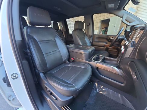 Used 2020 GMC Sierra 3500 Denali w/ Denali Ultimate Package image 29
