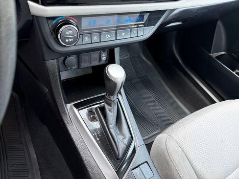 Used 2014 Toyota Corolla LE FWD image 27