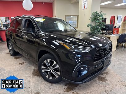 Used 2023 Toyota Highlander XLE
