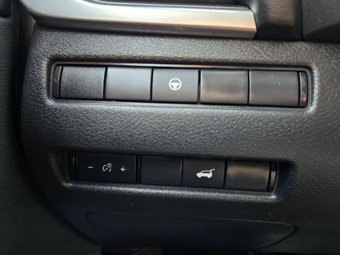 Used 2021 Nissan Rogue SV w/ Premium Package image 26