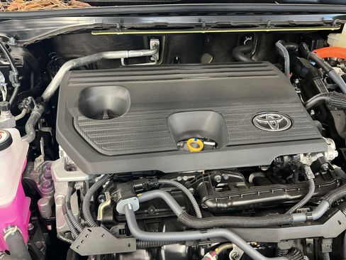 Used 2026 Toyota Crown XLE image 25