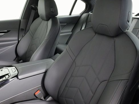 Used 2024 BMW 530i image 34