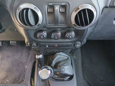 Used 2012 Jeep Wrangler Sport AWD/4WD image 17