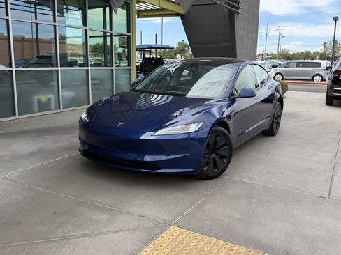 Used 2025 Tesla Model 3 Long Range RWD image 2