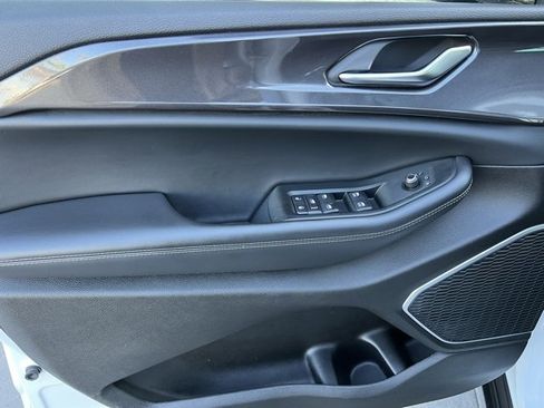 Used 2021 Jeep Grand Cherokee L Laredo image 29