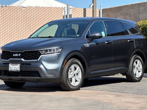 Used 2022 Kia Sorento LX FWD image 8
