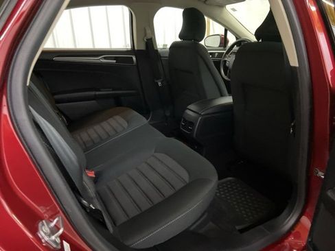 Used 2019 Ford Fusion SE image 15