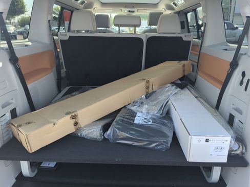 New 2025 Volkswagen ID. Buzz 1st Edition image 29