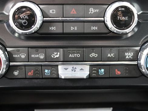 Used 2025 Ford F250 Platinum AWD/4WD image 73