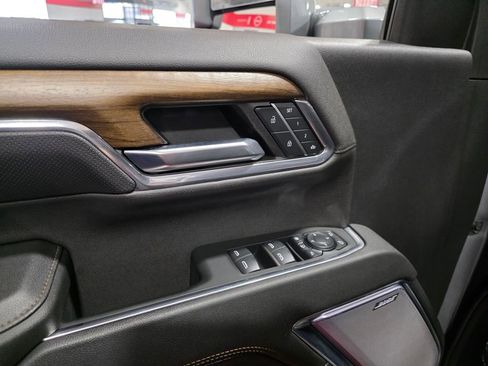 Used 2024 Chevrolet Silverado 2500 High Country w/ Technology Package image 15