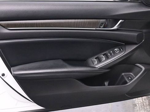 Used 2018 Honda Accord EX image 10