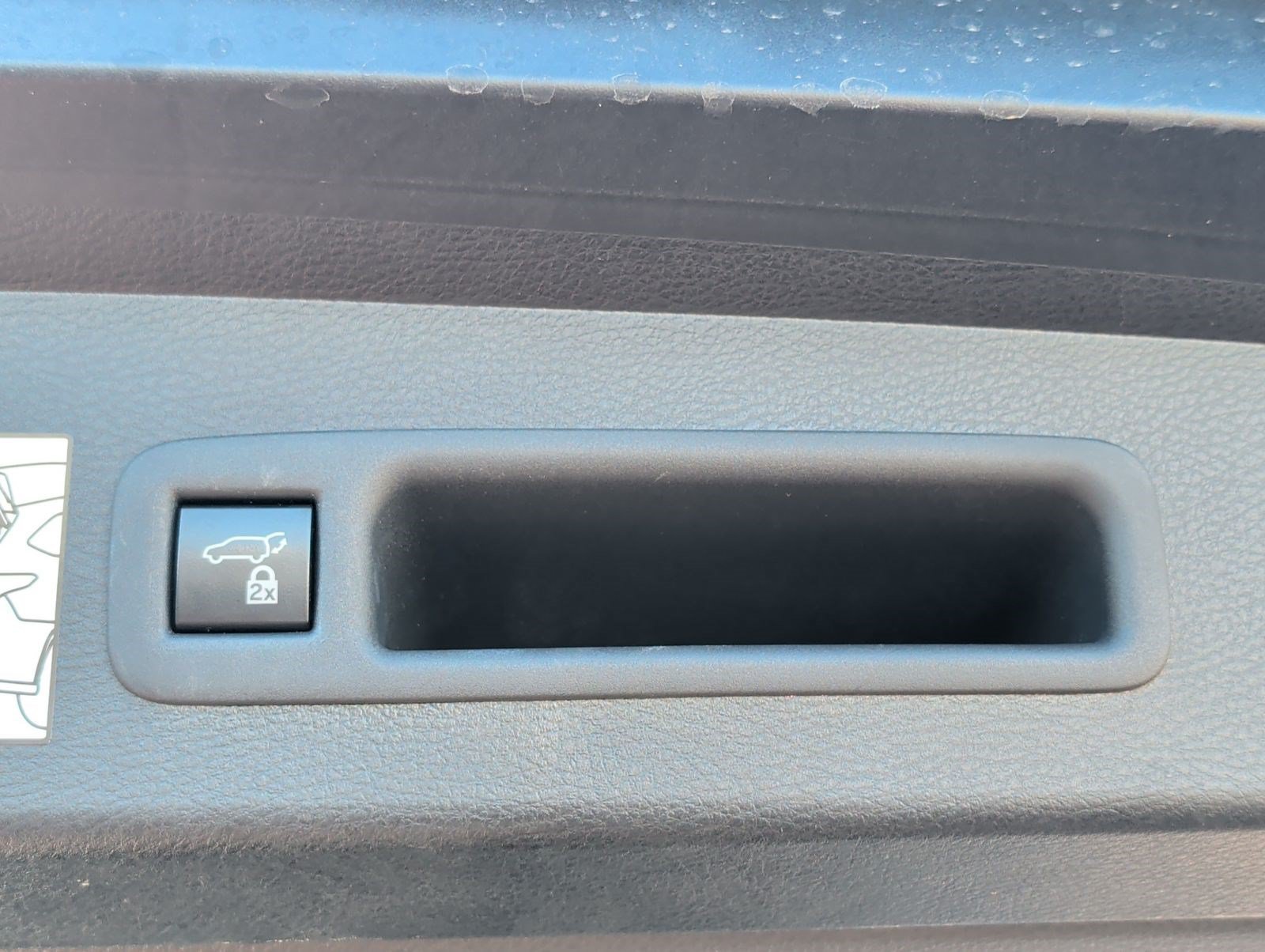 Used 2023 Toyota Sienna XLE FWD image 27