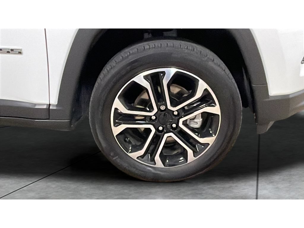 Used 2022 Jeep Compass Limited AWD/4WD image 19