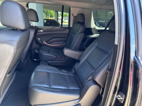 Used 2019 Chevrolet Suburban Premier RWD image 18