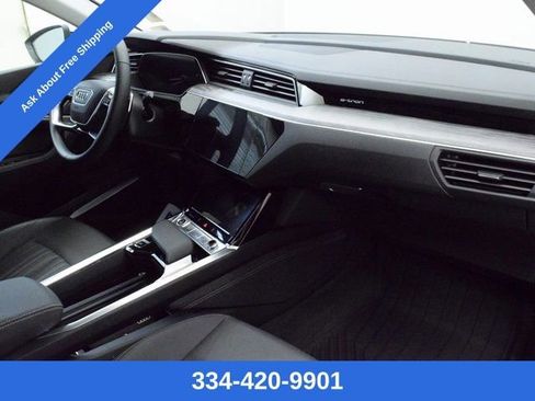Used 2021 Audi e-tron Premium Plus w/ Premium Plus Package image 27