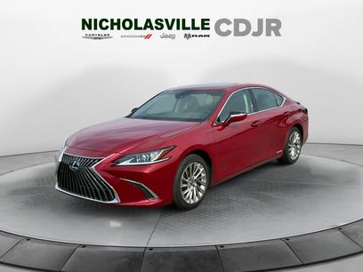 Used 2022 Lexus ES 300h w/ Accessory Package 2