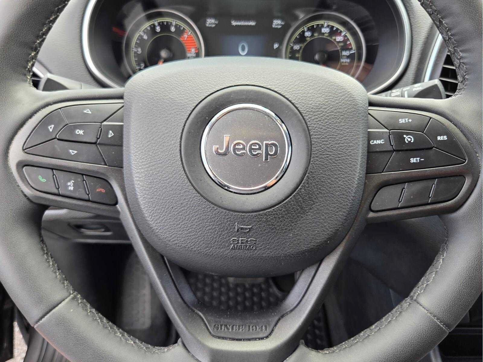 Used 2022 Jeep Cherokee Trailhawk w/ Sun, Sound & Nav Group AWD/4WD image 31