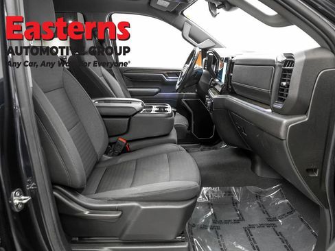Used 2022 Chevrolet Silverado 1500 LT w/ Convenience Package II AWD/4WD image 25