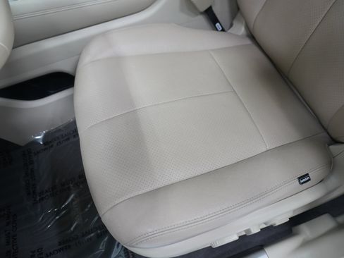 Used 2016 Nissan Murano SV FWD image 12