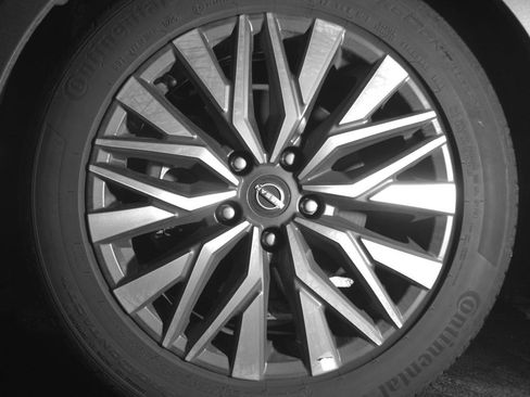 Used 2025 Nissan Altima 2.5 SV image 12