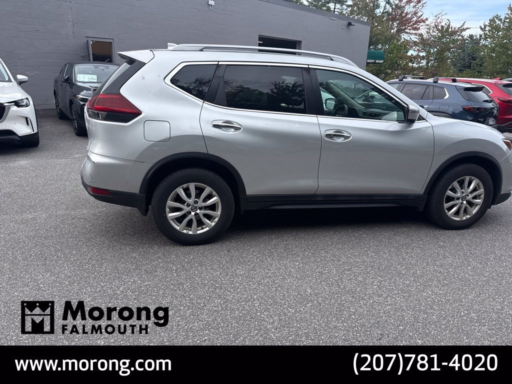 Used 2018 Nissan Rogue SV w/ Sun & Sound Touring Package AWD/4WD image 5