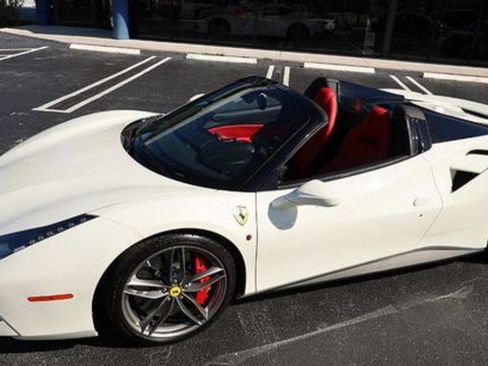 Used 2018 Ferrari 488 Spider image 5
