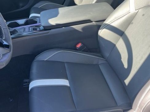 Used 2025 Toyota Camry SE image 12