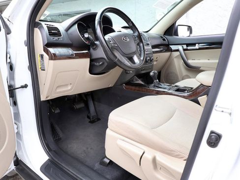 Used 2015 Kia Sorento LX image 37