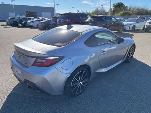 Used 2023 Toyota GR86 Base image 5